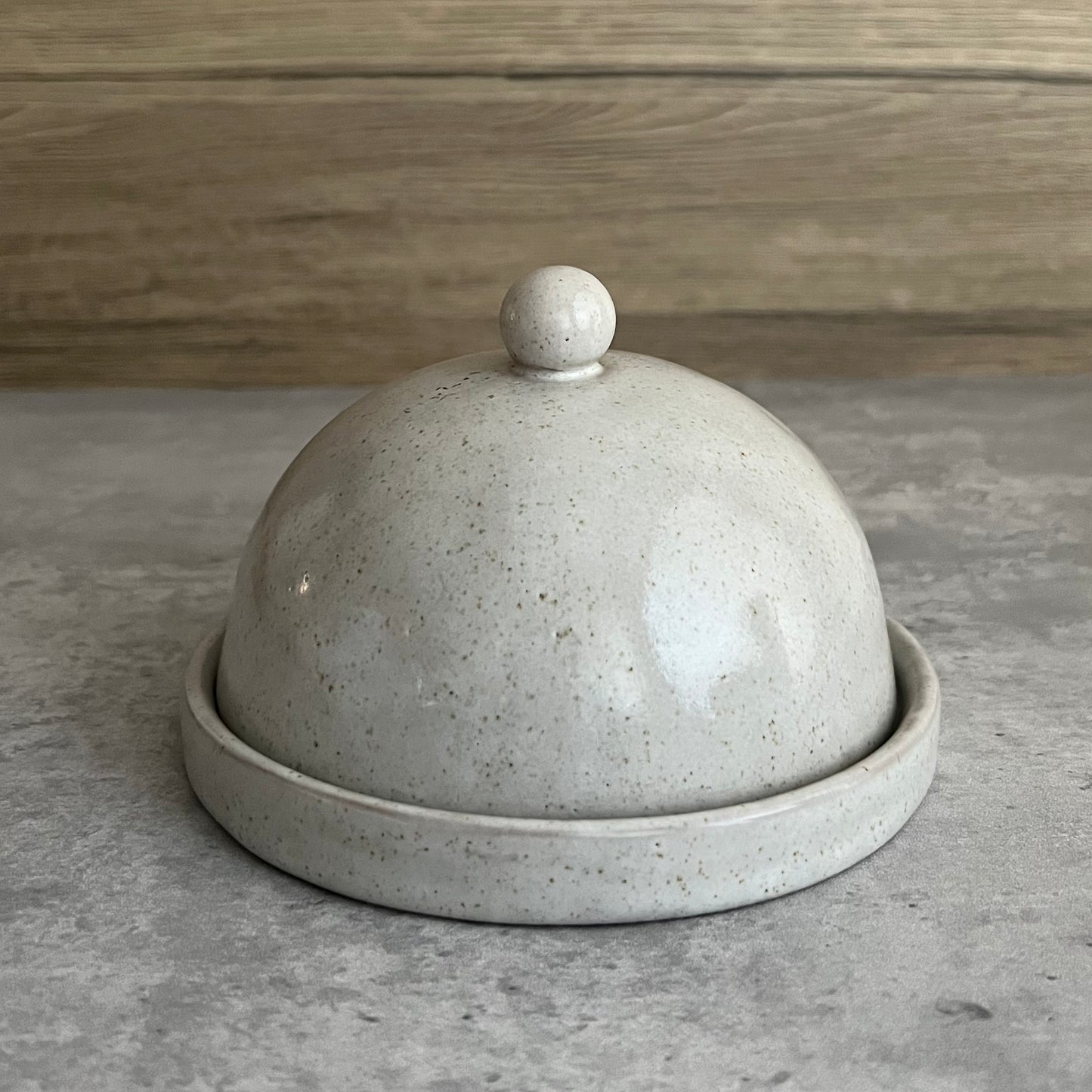 Load image into Gallery viewer, Round Butter Dish
